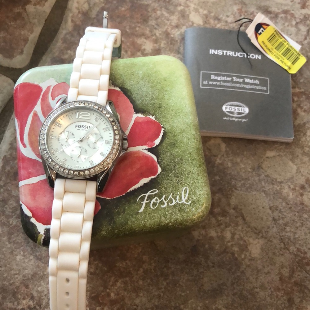 Like new Fossil watch - Picture 6 of 8